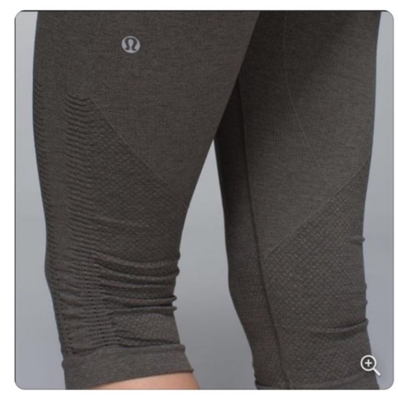 LULULEMON - Seamless Capris - Picture 6 of 9